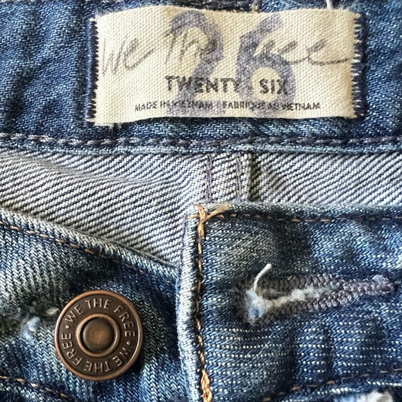 We The Free Romeo Rolled Cut Off Distressed Short Size 26 - Picture 2 of 4